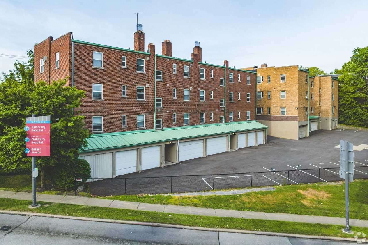 1BR Near UC, DAAP & Hospitals | Prime Riddle Road Location - Photo 3 of 27