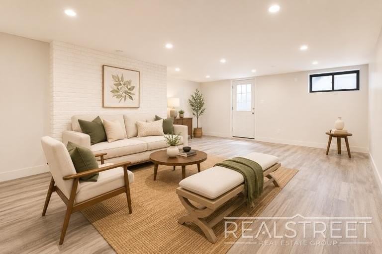 1178 Gates Ave #3F - Photo 6 of 10