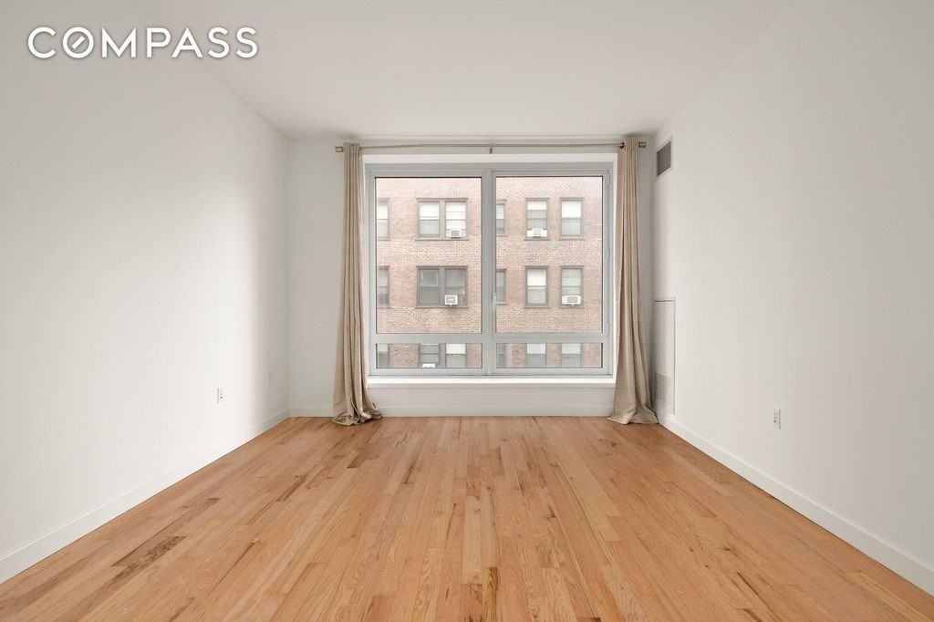 462 W 58th St #3F - Photo 4 of 12