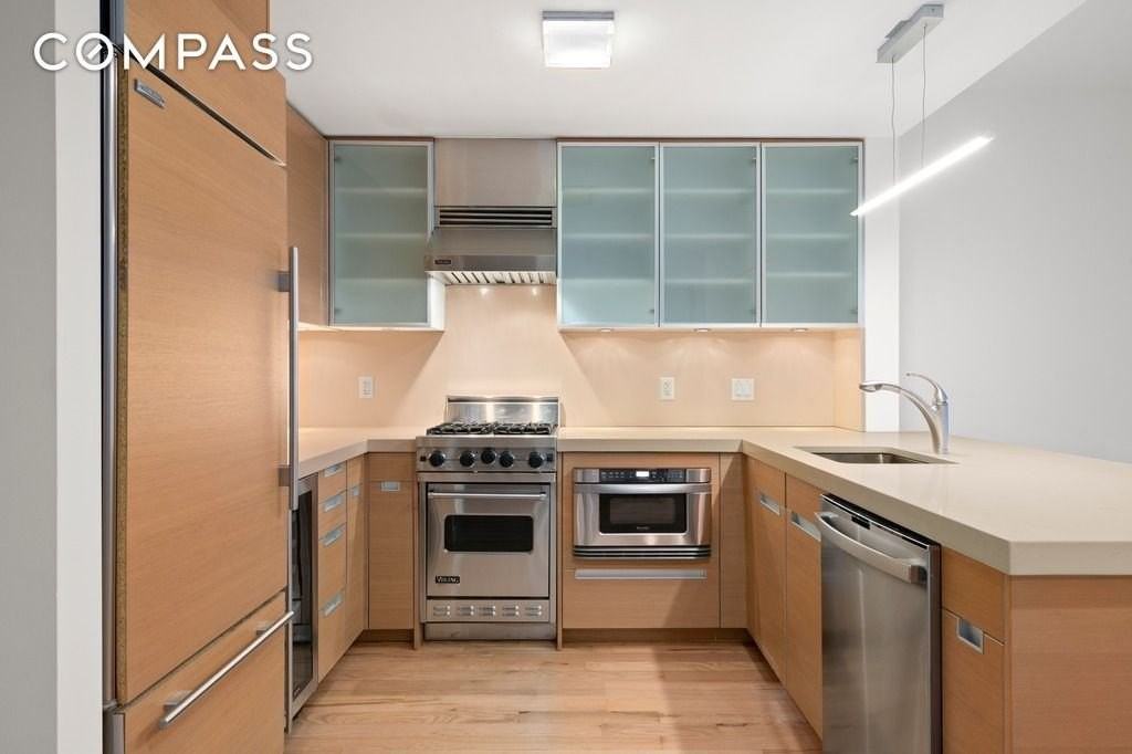 462 W 58th St #3F - Photo 7 of 12
