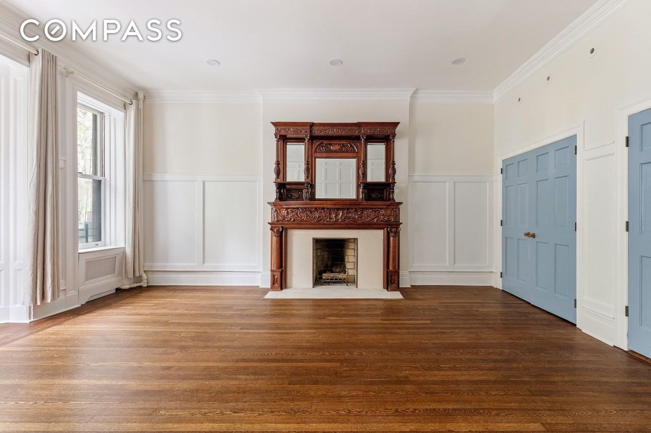 129 E 61st St #3 - Photo 6 of 12