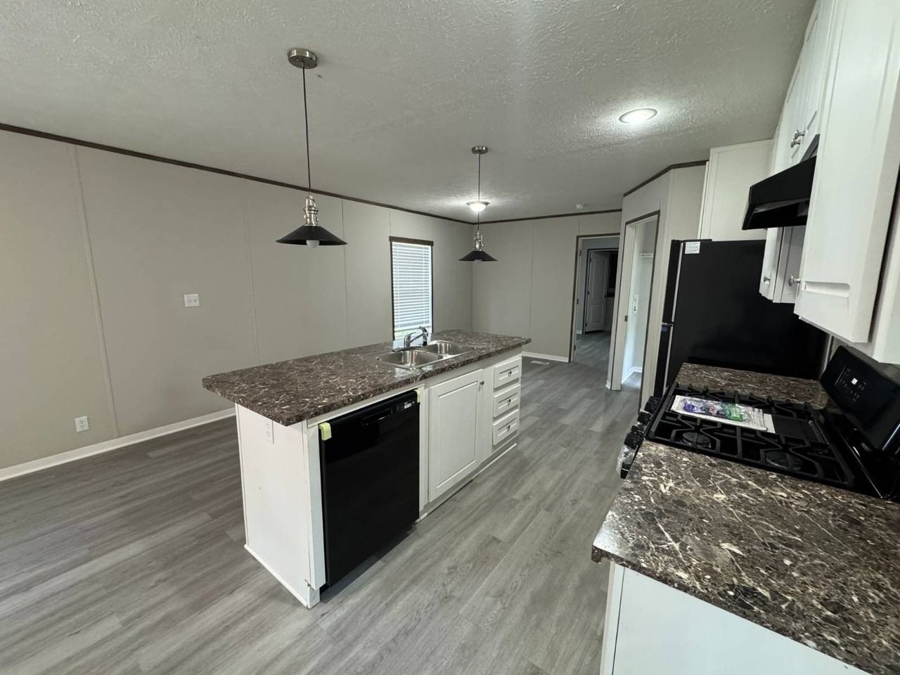 231 Bristol Dr - Photo 3 of 15