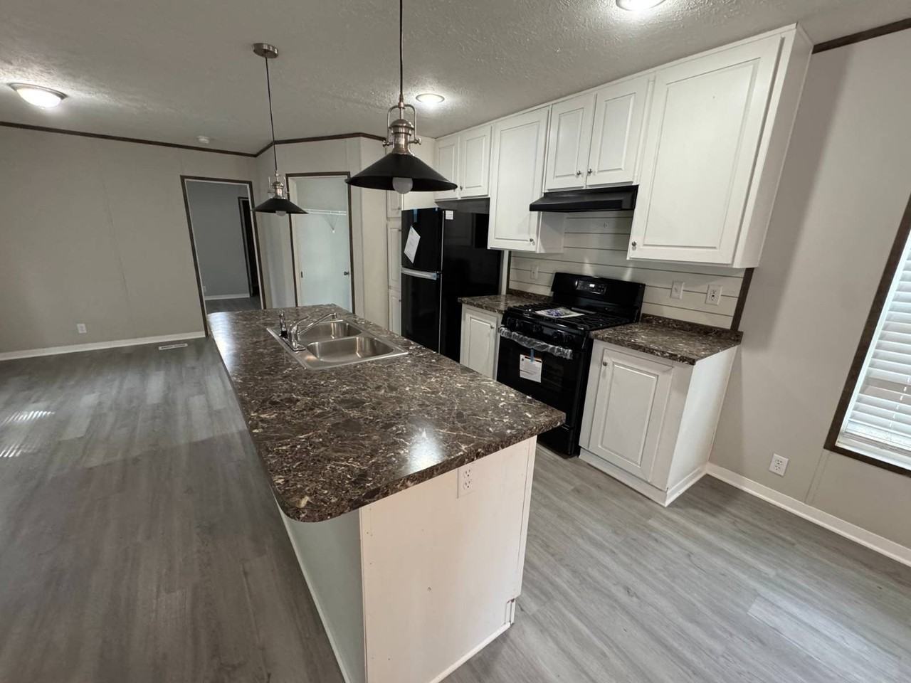 231 Bristol Dr - Photo 6 of 15