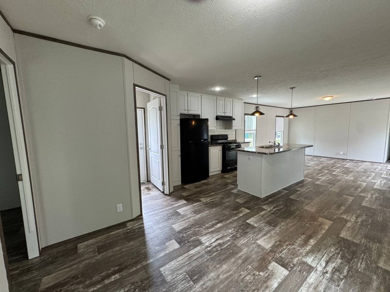 242 Wallingford Dr - Photo 3 of 15