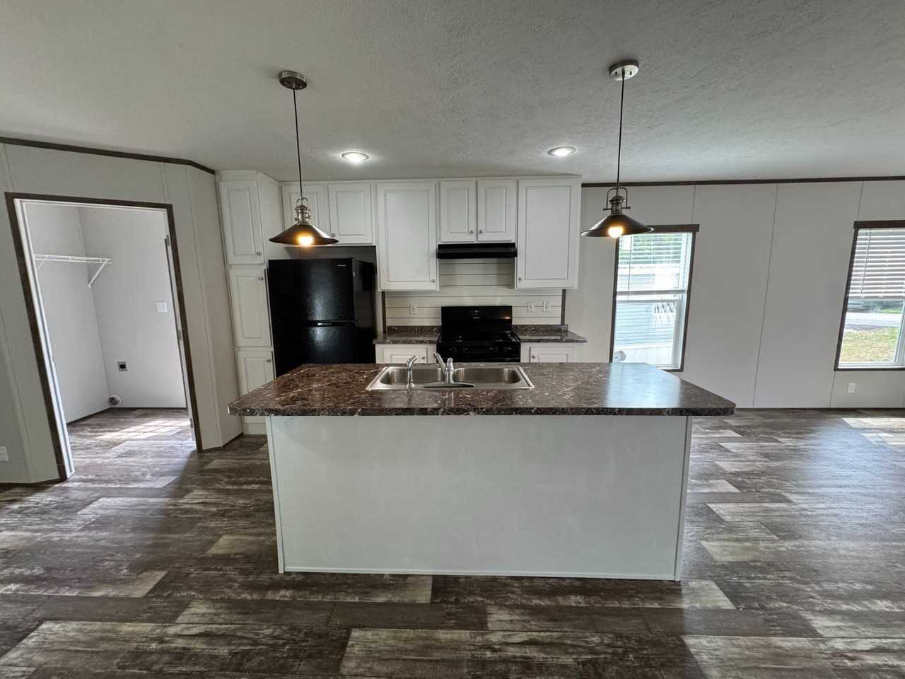 242 Wallingford Dr - Photo 4 of 15
