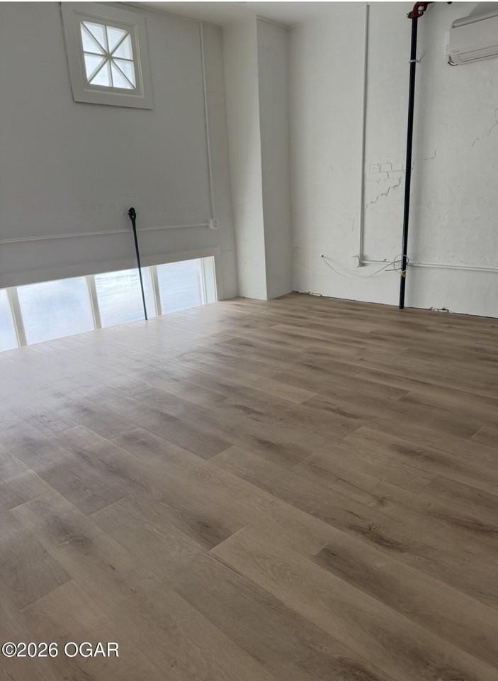 401 S Virginia Ave #105 - Photo 4 of 6