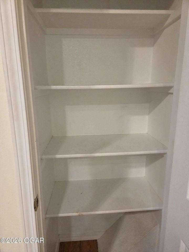 801 Greenwood Dr - Photo 3 of 9