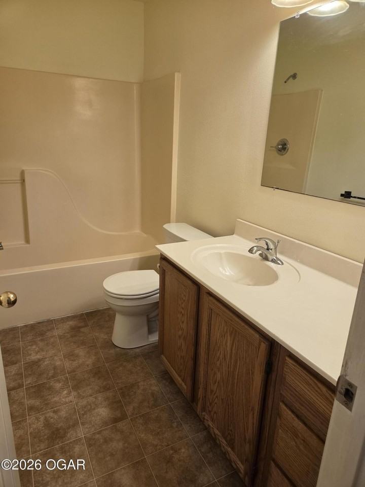 801 Greenwood Dr - Photo 5 of 9