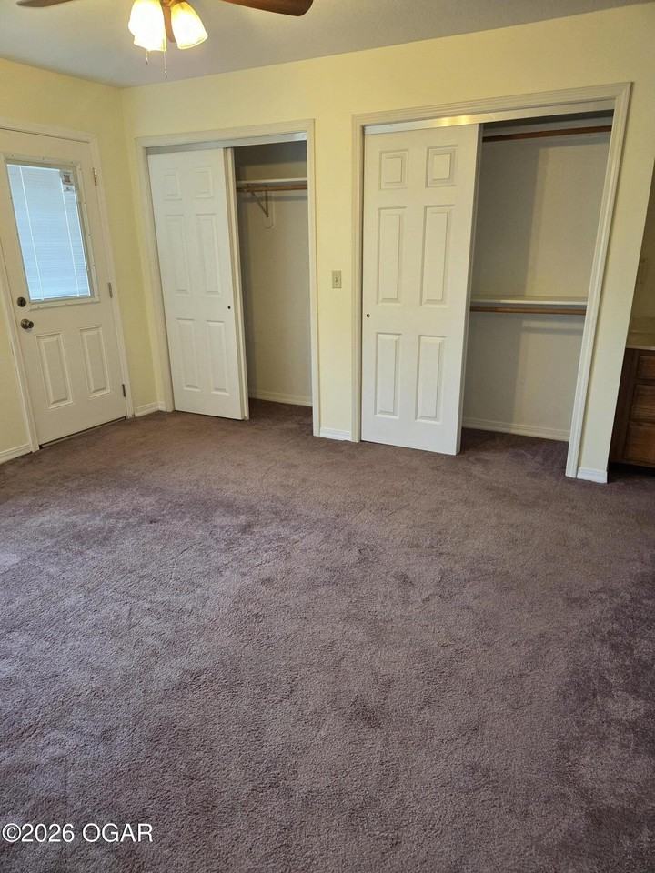 801 Greenwood Dr - Photo 6 of 9