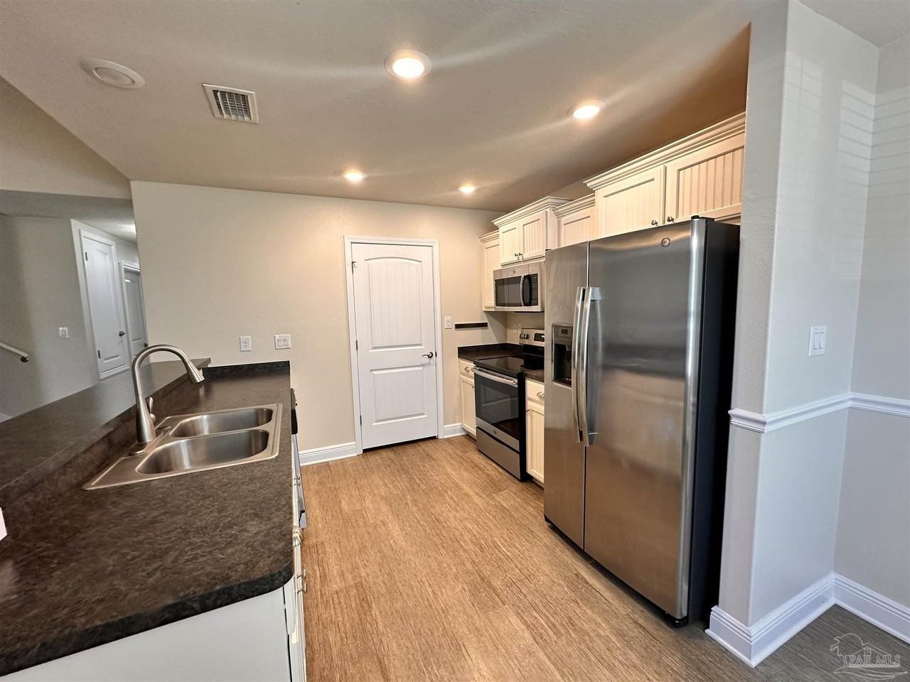 13 Elegans Ave - Photo 7 of 17