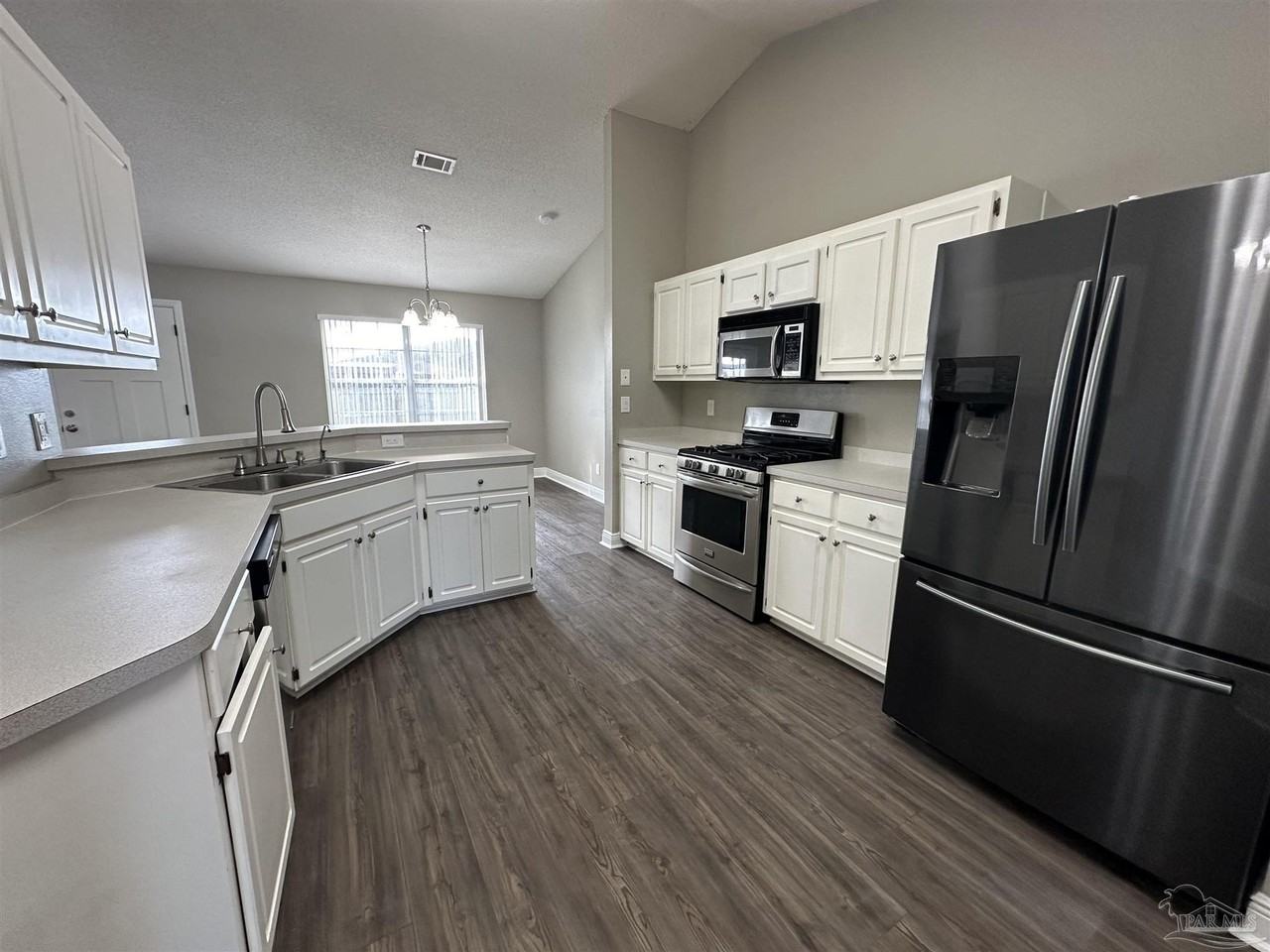 1676 Beachside Dr - Photo 6 of 17