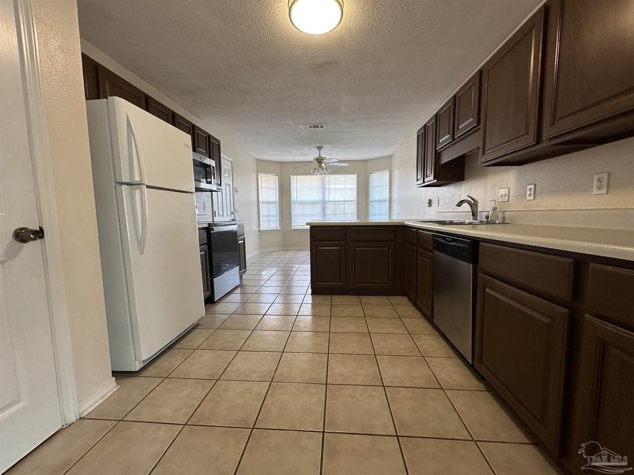 3001 Flintlock Dr - Photo 4 of 19
