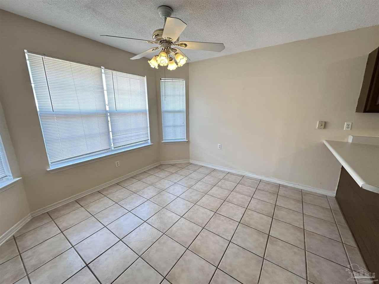 3001 Flintlock Dr - Photo 6 of 19