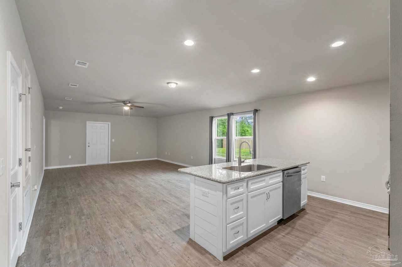 3210 Electra Dr - Photo 6 of 31