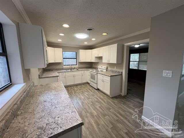 5733 Orange St - Photo 7 of 32