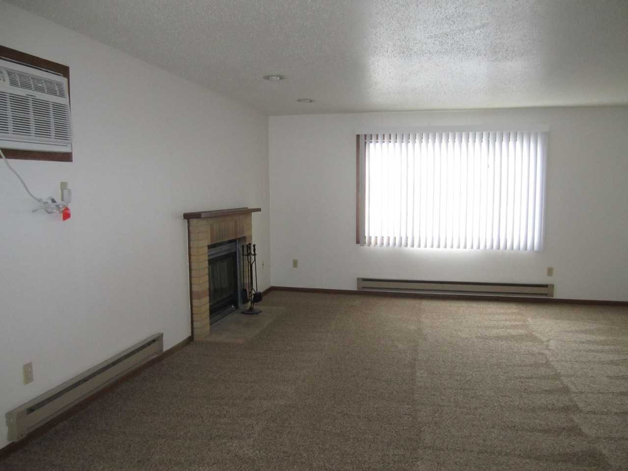Loy Apartments - Photo 5 of 9