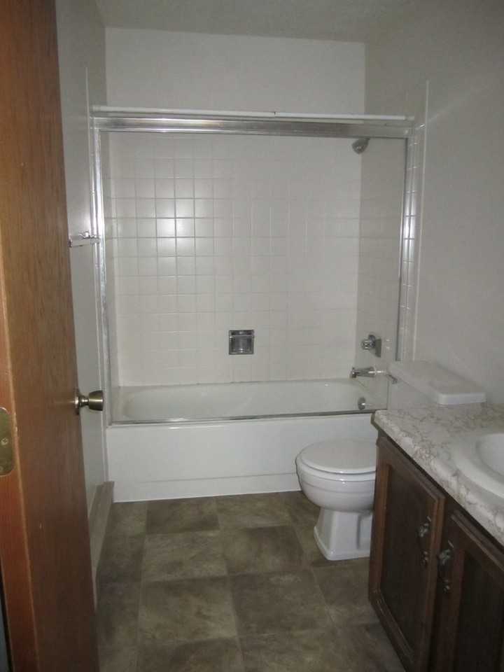Loy Apartments - Photo 4 of 9
