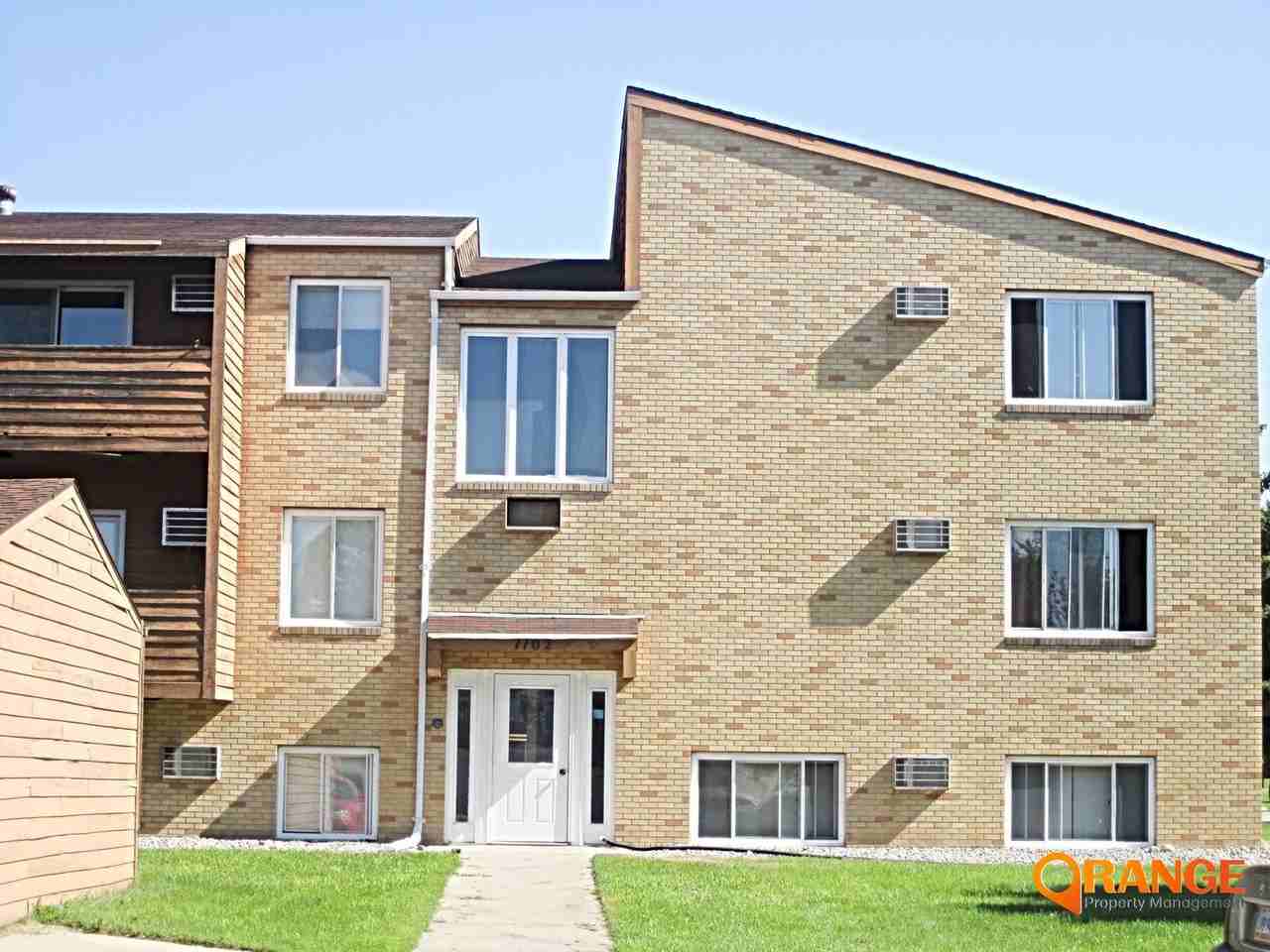 Loy Apartments - Photo 7 of 9