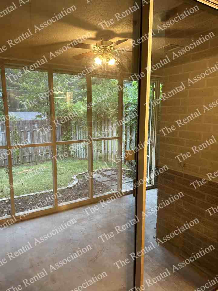 1705 Broadway Ave #1 - Photo 4 of 15