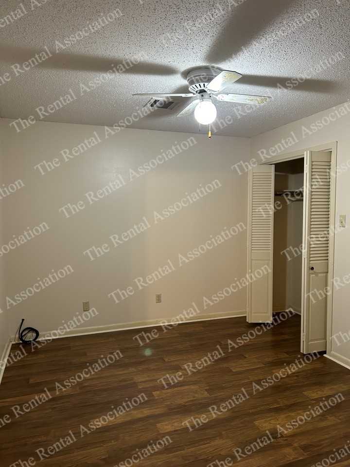 1705 Broadway Ave #1 - Photo 5 of 15