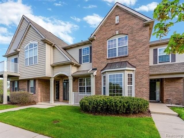 23370 Sunset Rd #23 - Photo 3 of 25
