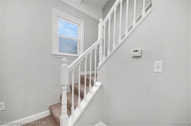 20801 Elroy Ave - Photo 7 of 18