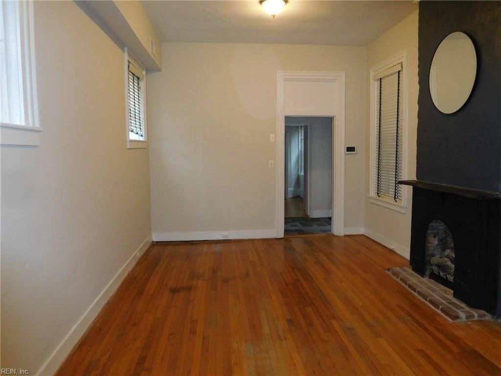 403 Court St - Photo 4 of 18