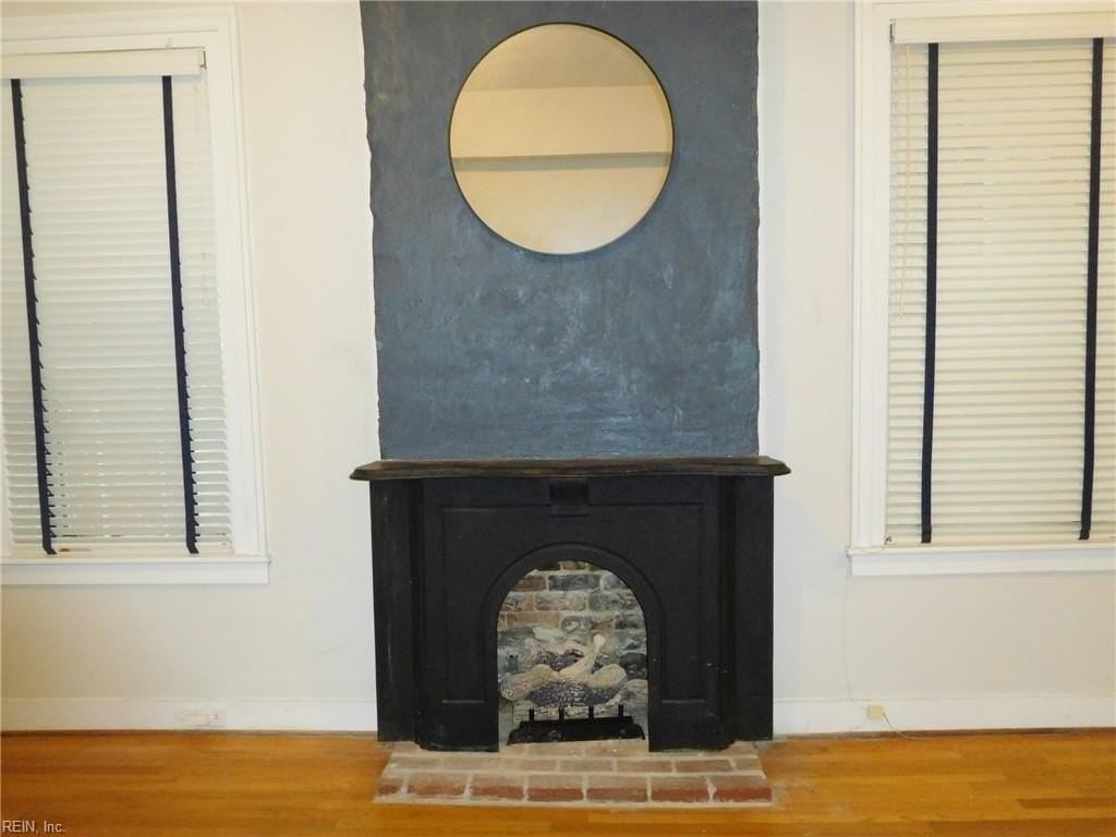 403 Court St - Photo 3 of 18