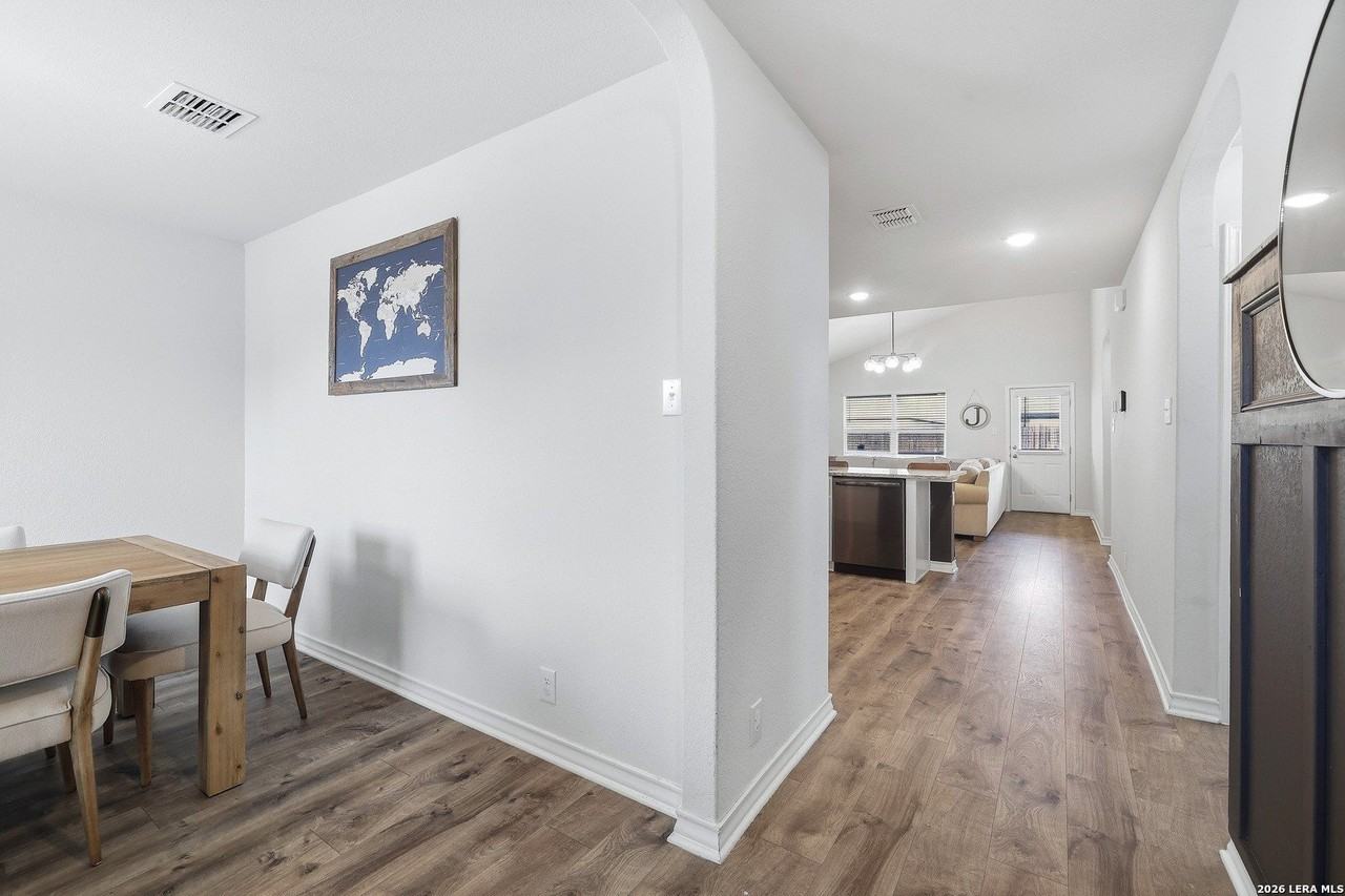 14059 Mudstone St - Photo 5 of 29