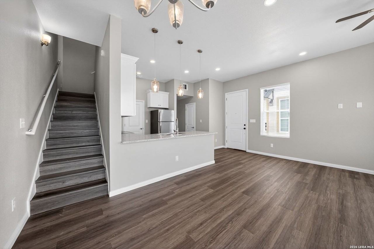 127 Avenue Ventana - Photo 4 of 22