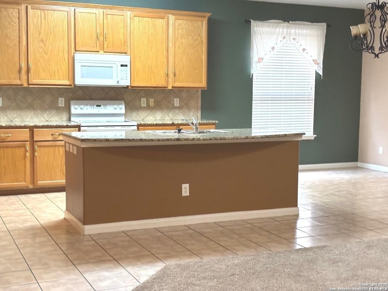 1201 Murray Winn - Photo 3 of 19