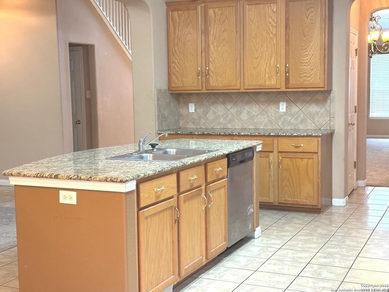 1201 Murray Winn - Photo 4 of 19