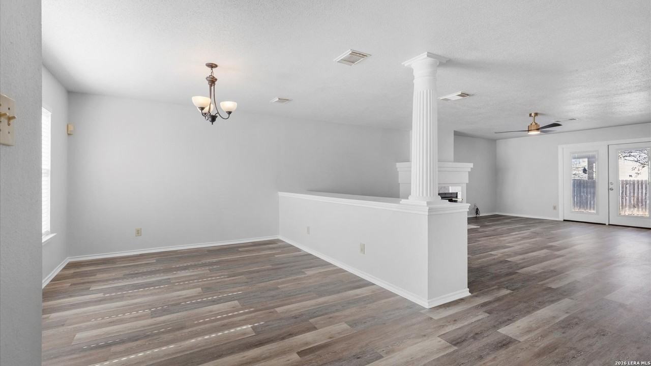 1021 Bridgemont Pl - Photo 2 of 13
