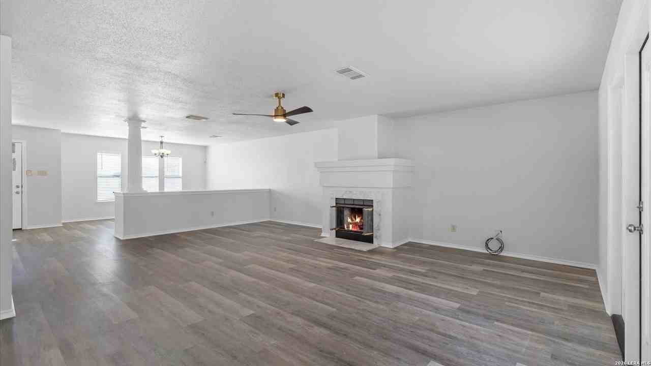 1021 Bridgemont Pl - Photo 3 of 13