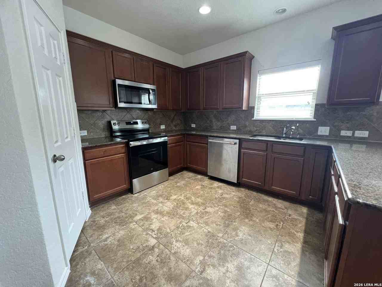 505 Saddlehorn Way - Photo 7 of 24