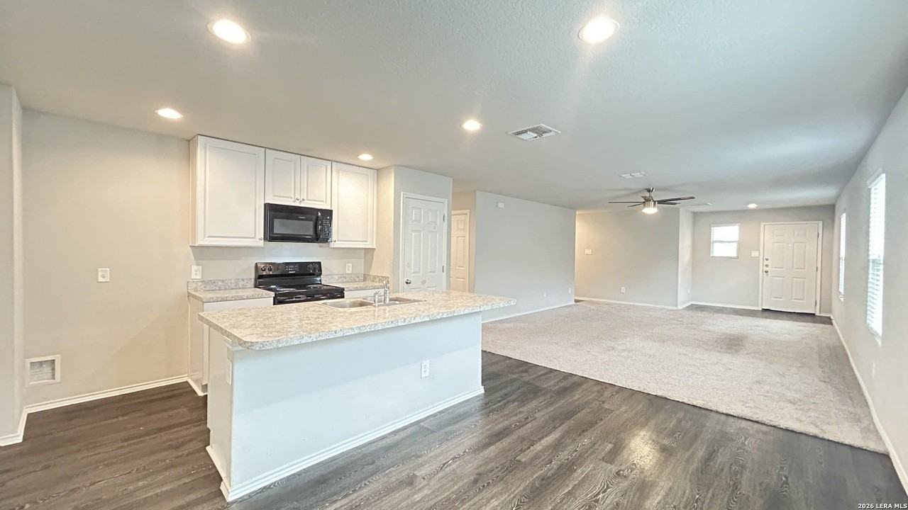 619 Pleasanton Way - Photo 5 of 23