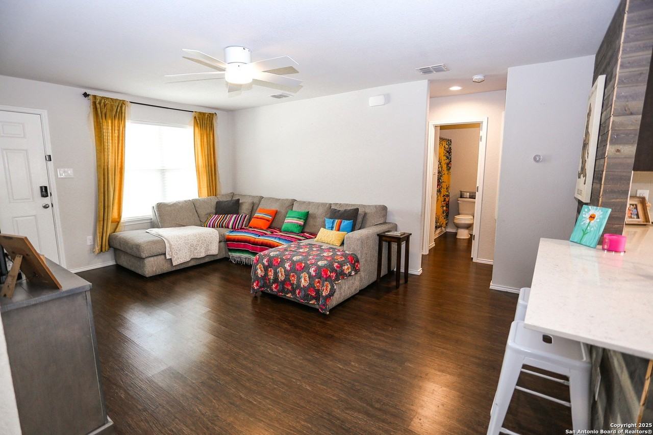 330 Franchi Way - Photo 4 of 17