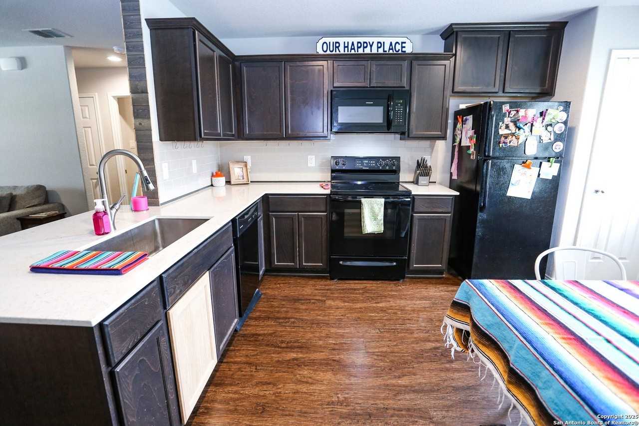 330 Franchi Way - Photo 7 of 17