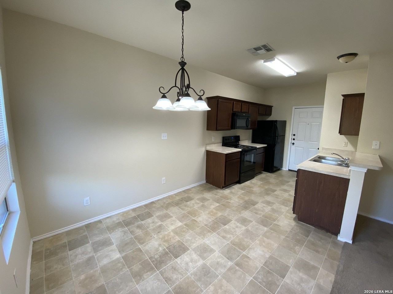 7206 Colina Way - Photo 7 of 38