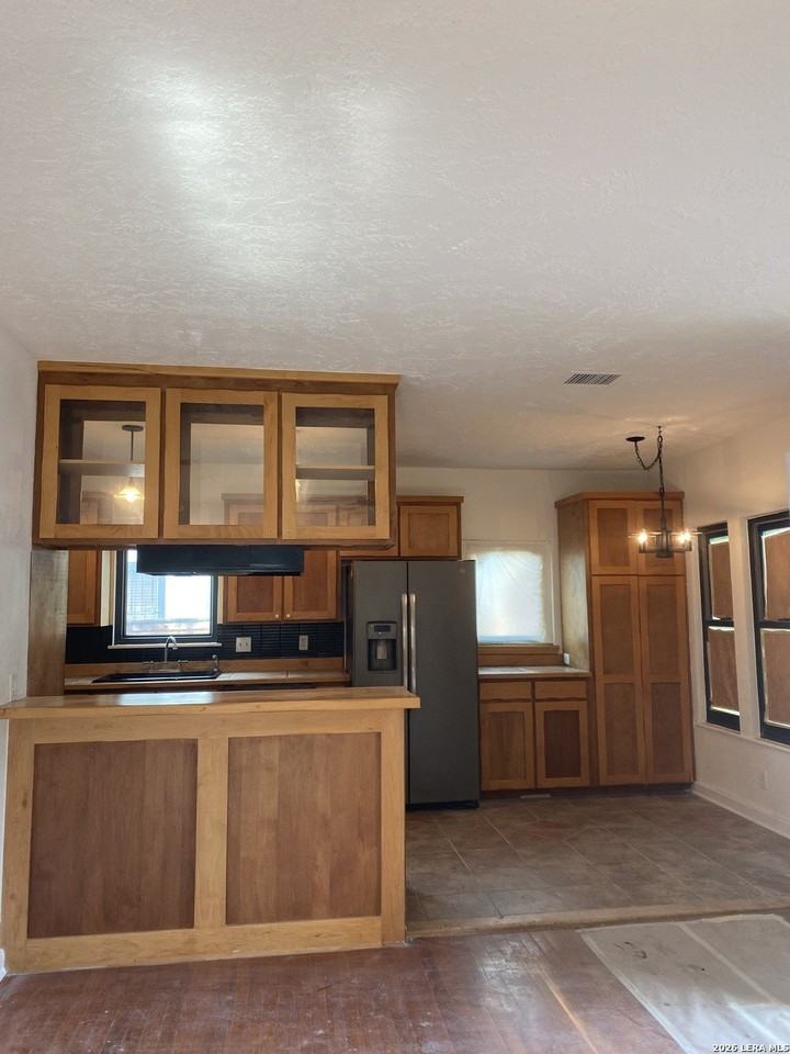 1614 W Rosewood Ave - Photo 3 of 4