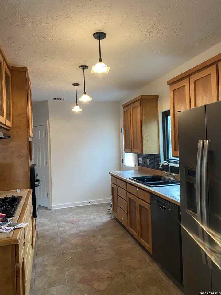 1614 W Rosewood Ave - Photo 4 of 4