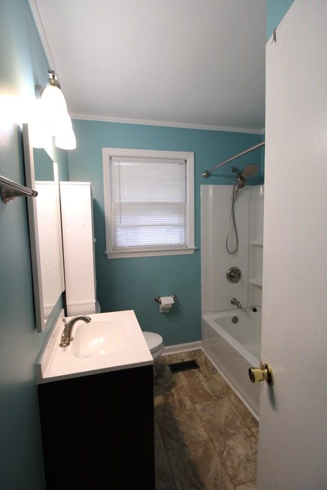 32 Hilltop St - Photo 6 of 13