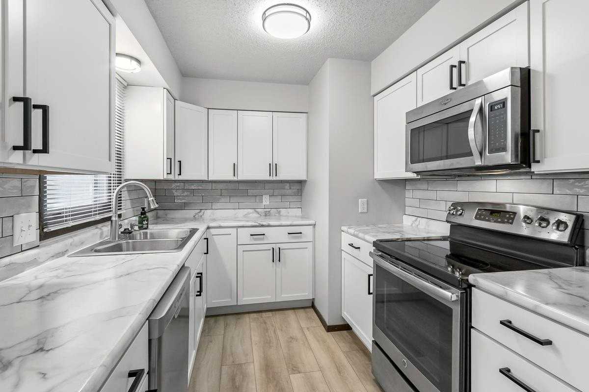 201 Kurt Dr - Photo 3 of 50