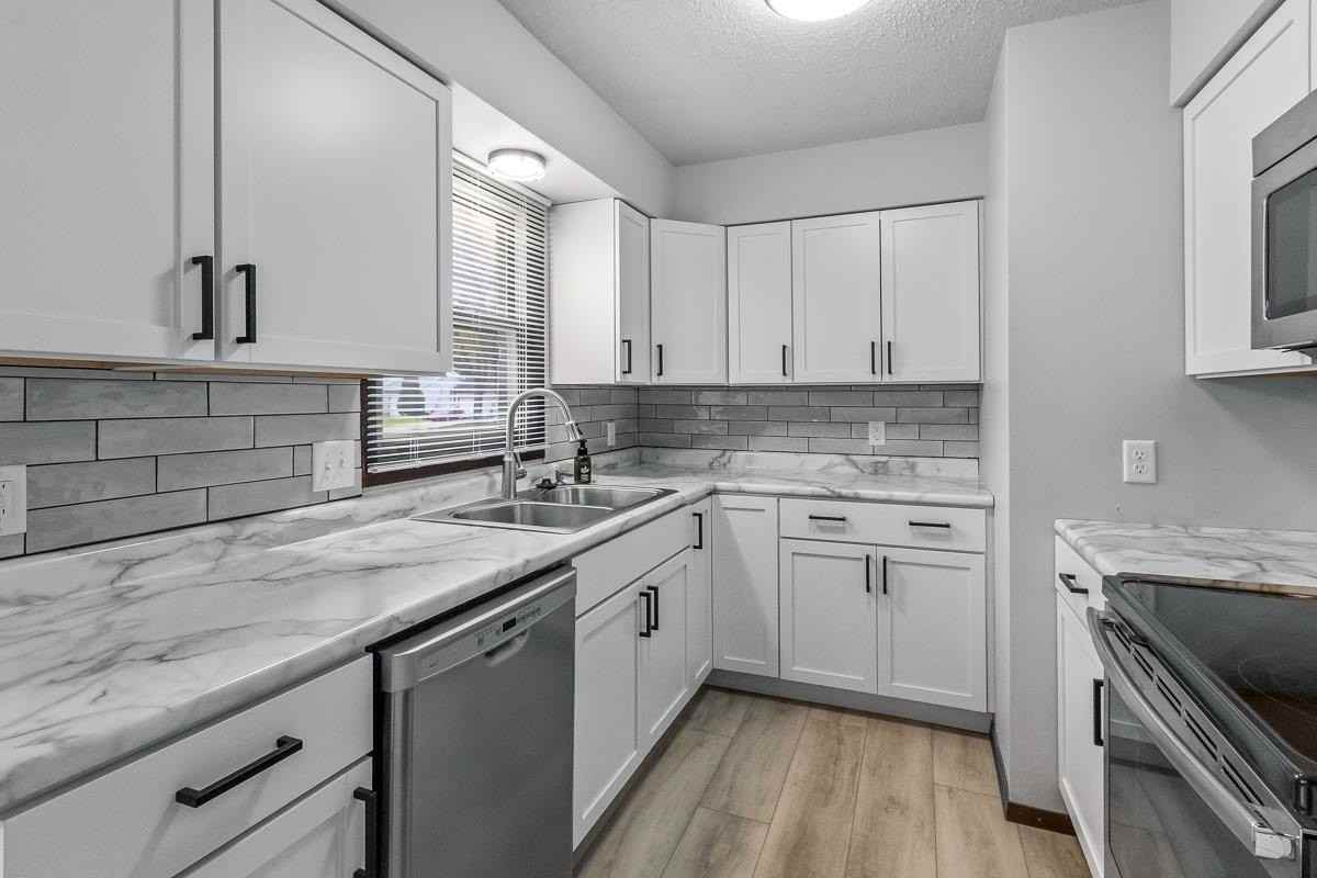201 Kurt Dr - Photo 4 of 50