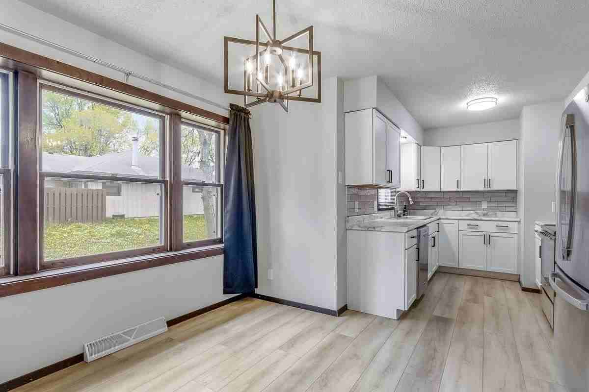 201 Kurt Dr - Photo 5 of 50