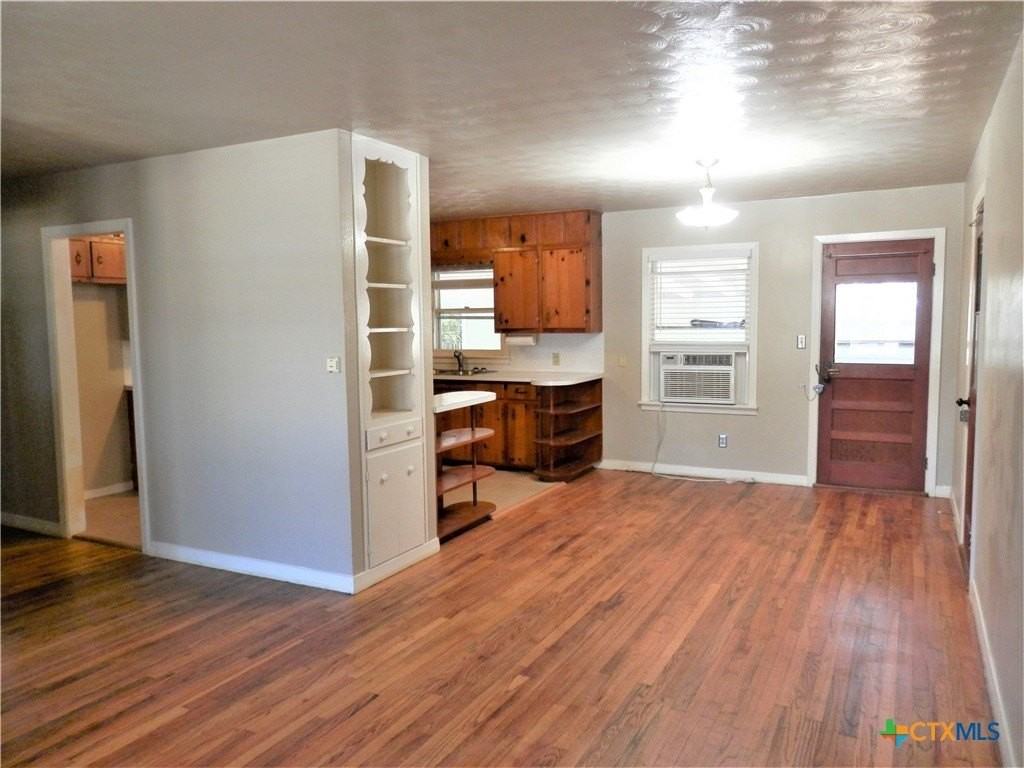 555 N Union Ave - Photo 7 of 32