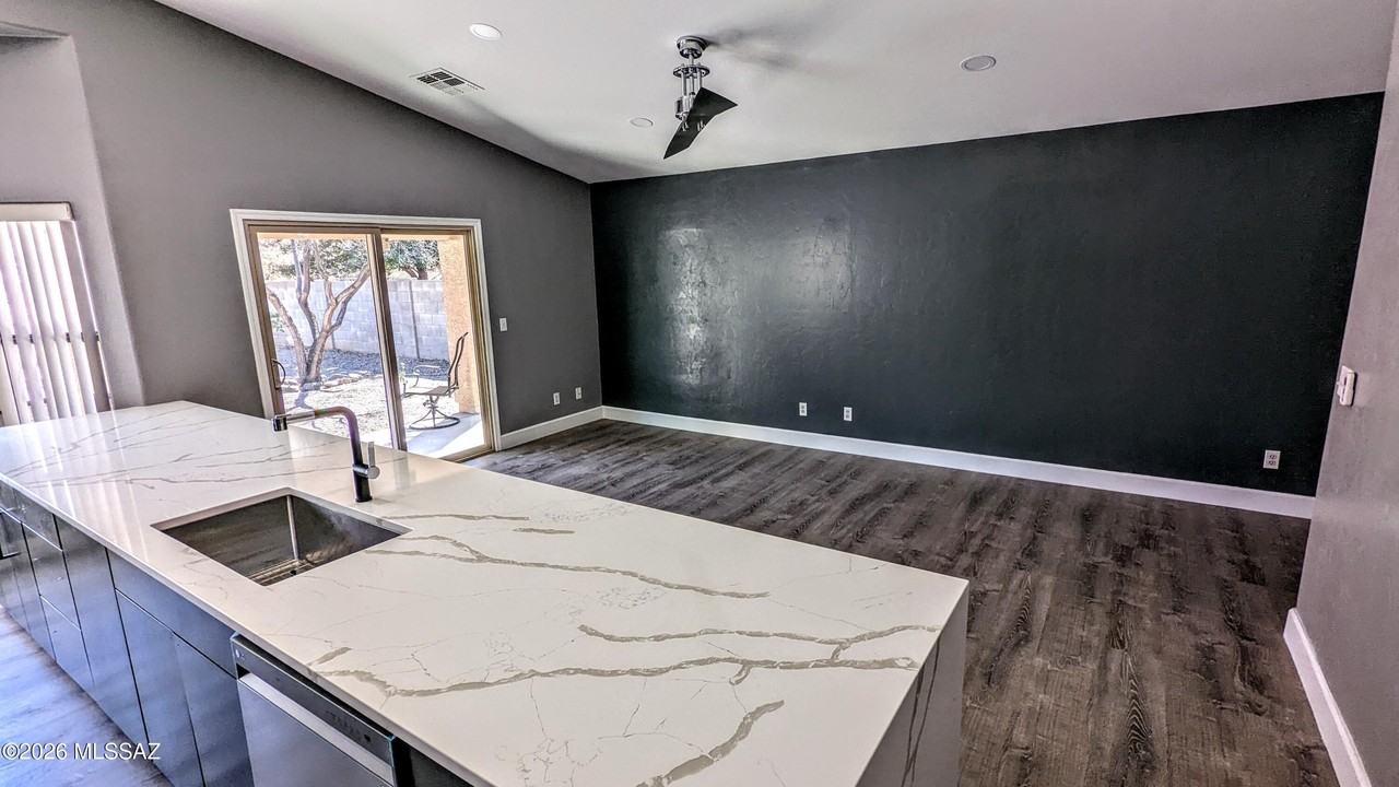 39625 S Old Arena Dr - Photo 4 of 19