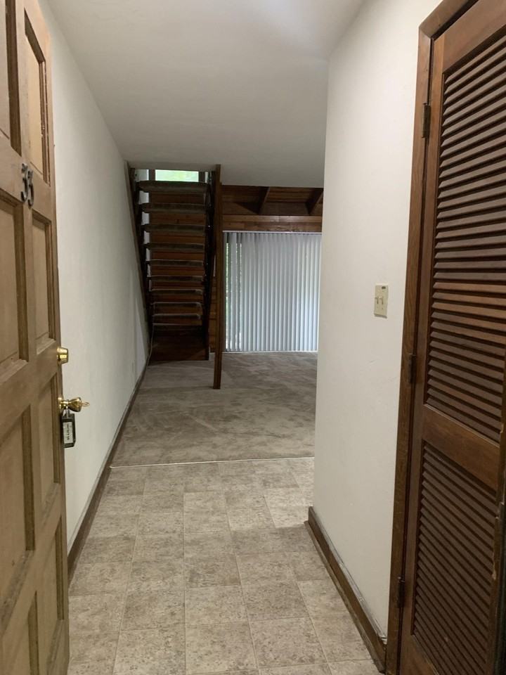 307 Vantage Point Ln #33 - Photo 3 of 17
