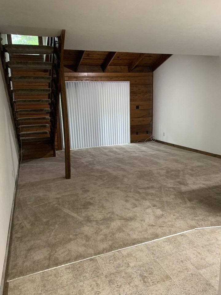 307 Vantage Point Ln #33 - Photo 4 of 17