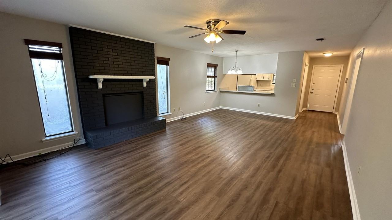 2496 Southwood Plantation Rd #A - Photo 7 of 22